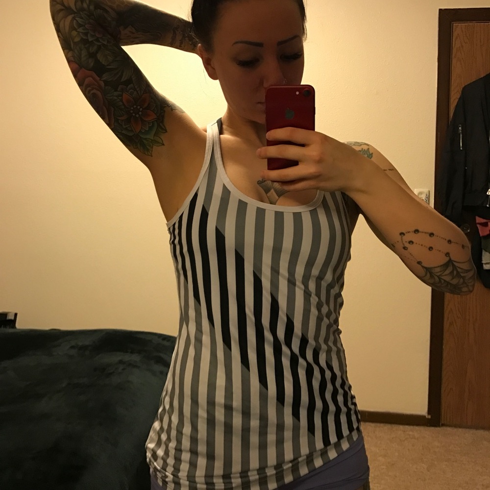 Athletic vertical striped tank top